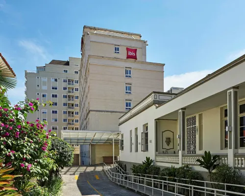 宜必思庫裏提巴巴特爾酒店 鄰近巴特爾的酒店