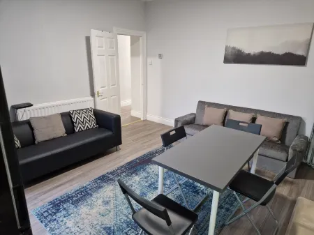 Birtley's Amethyst 3 Bedroom Apt Sleeps 6 Guest