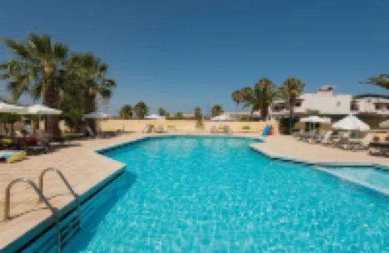 レオニーダス ホテル アンド ステューディオス