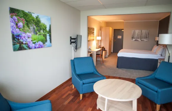 隆內比布倫温泉度假村