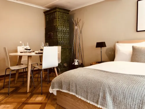 Top city center location by Airhome - Airport Shuttle