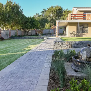 Four Palms Accommodation Hotels near Vodacom Techno Centre