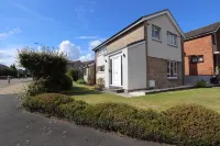 Dunfermline Luxury 3 Bedroom House Hotels near The Harbours of Limekilns