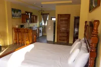 Hidden Treasure Vacation Home Blue Bay Cottage Hotels in 