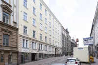 2Ndhomes Kluuvi Studios