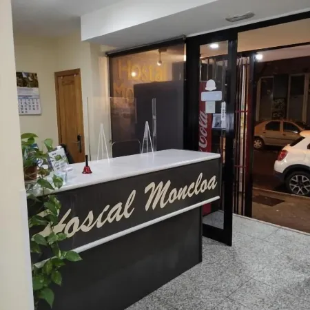 Hostal Moncloa Отели рядом с достопримечательностью «Автостанция Moncloa »