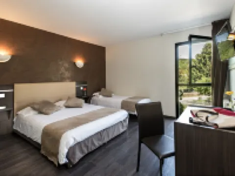 Hôtel-Restaurant le Calice du Gevaudan - A75 Hotels in Lozere