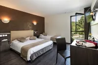 Hôtel-Restaurant le Calice du Gevaudan - A75 Hotels in Lozere