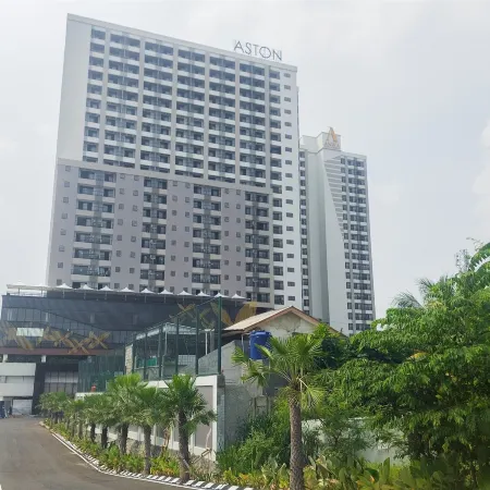 Contemporary And Restful 2Br At Apartment Anwa Residence