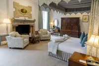 Hintlesham Hall Hotel Hotel dekat Greenfinch Church