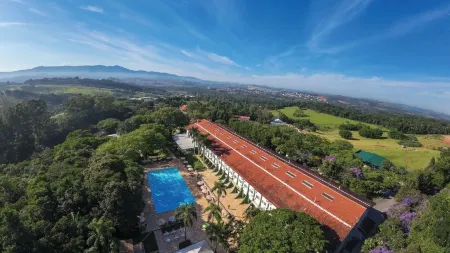 Eldorado Atibaia Eco Resort Отели рядом с достопримечательностью «Ghost Hotel Paintball e Airsoft Atibaia»