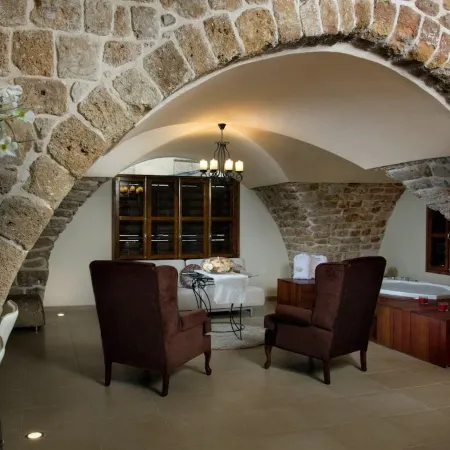 Lighthouse Suite - Acre