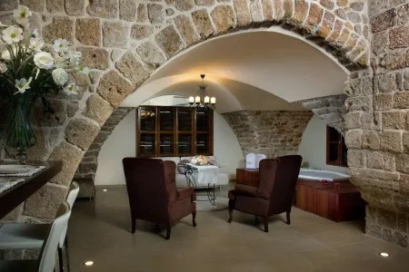 Lighthouse Suite - Acre