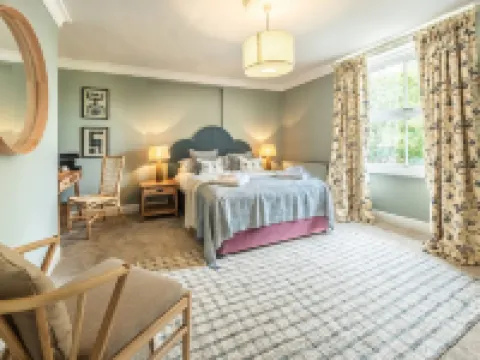 The Feathers Holt Hotels in Holt