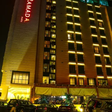 Ramada Addis, Addis Ababa Отели рядом с достопримечательностью «Пьяцца»