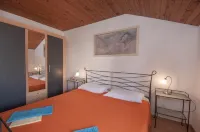 Apartment Villa DD Hotels in Supetar