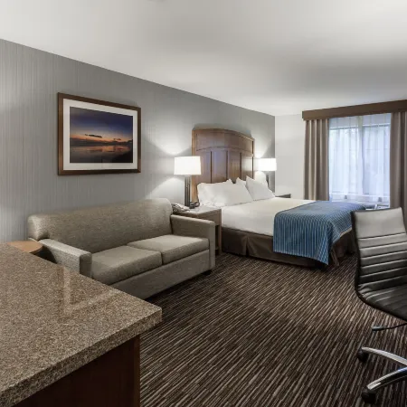 Holiday Inn Express & Suites CARPINTERIA by IHG