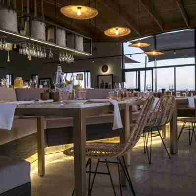 The Desert Grace Dining/Meeting Rooms