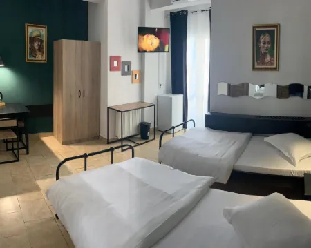Taxi Hostel Hotels in Otopeni