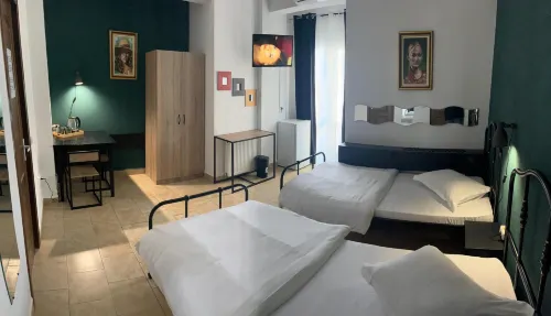 Taxi Hostel Hotels in Otopeni
