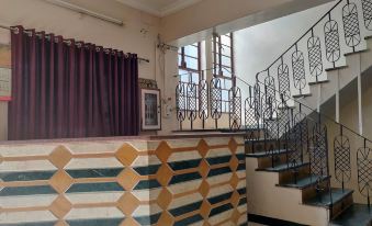 Hotel Leela Nikunj