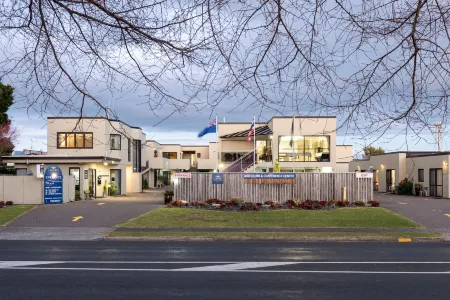 Asure Macy's Motor Inn