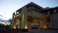 Holiday Inn Pewaukee-Milwaukee West Các khách sạn ở Pewaukee