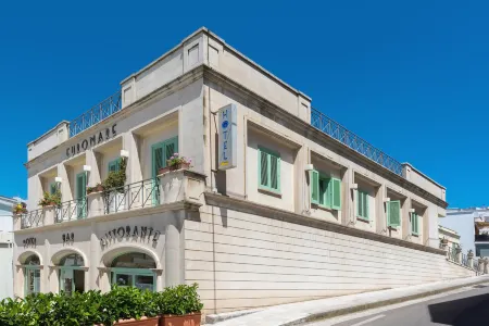 Hotel Euromare Отели в г. Vignacastrisi