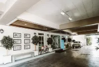 Club Tree Hotel - parking