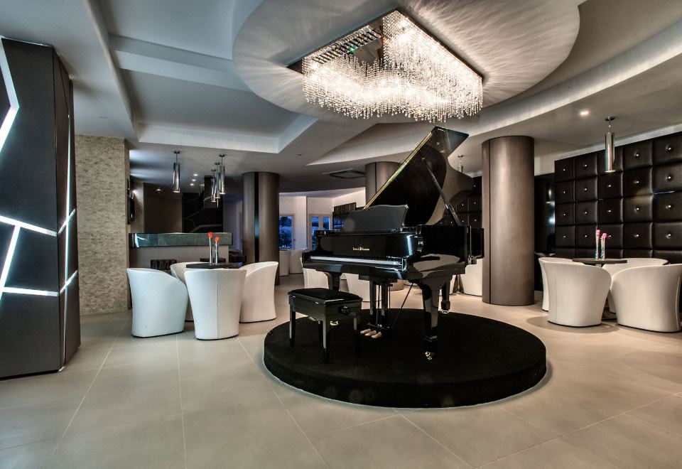 그랜드 호텔 리조트 마&마의 전용 해변 클럽