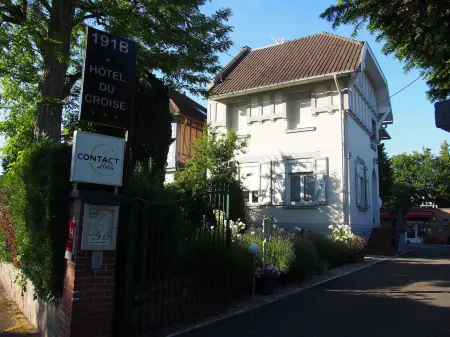 Hotel du Croisé Отели в г. Марк-ан-Барёль