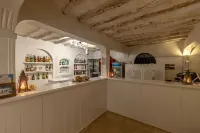Msambweni Beach House and Private Villas - bar