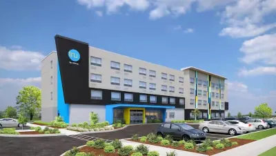 Tru by Hilton Montreal Centre-Ville Hotels near Fleuristerie O'Fleurs