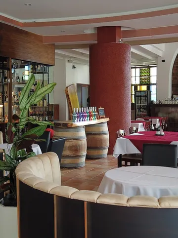 รูปภาพของอ่าวนาง คัลเลอร์ โฮเทล กระบี่