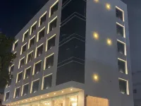 Savoye Hotel Hoteles cerca de Centro comercial N2 Mall