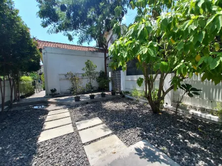 Homestay Jogja Rumah Obit By Simply Homy Отели рядом с достопримечательностью «Bantul Inline Skating Ring»