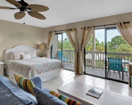 2 Minutes to the Beach & Dog Friendly - Sleeps 4 Hotels in Santa Rosa Beach
