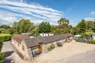 The Golden Fleece Hotels in Tatworth and Forton