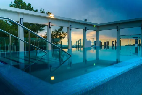Almond Hotel