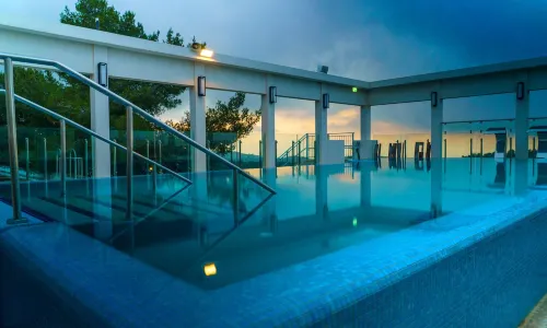Almond Hotel