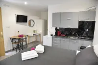 Aloha Inn Hotels in Artemida