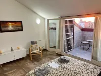 B&b Center Gallery