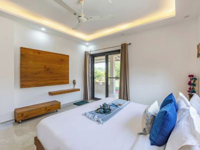Elivaas Signature 5 BHK with Pvt Pool & Garden - Zenora
