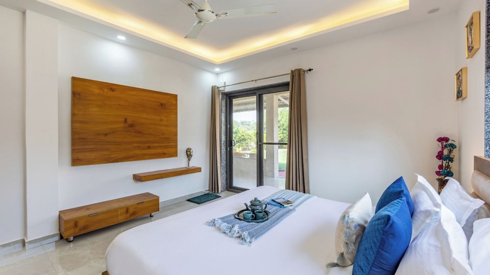 Elivaas Signature 5 BHK with Pvt Pool & Garden - Zenora