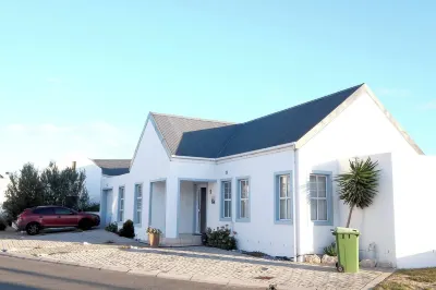 The Pelican - Stunning 3-bedroom Holiday Home in Langebaan Hotels near Kitesurfing Langebaan & Cape Town
