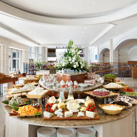Golden Crown Hotel