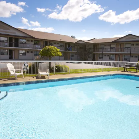 Howard Johnson by Wyndham Niagara Falls