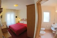 Liz Hotel & Apartments