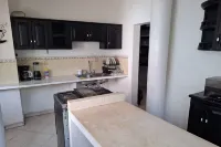 Casa y Villa Diamante, Manzanillo - بيت ضيافة