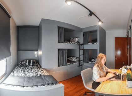 Hostel La Moneda